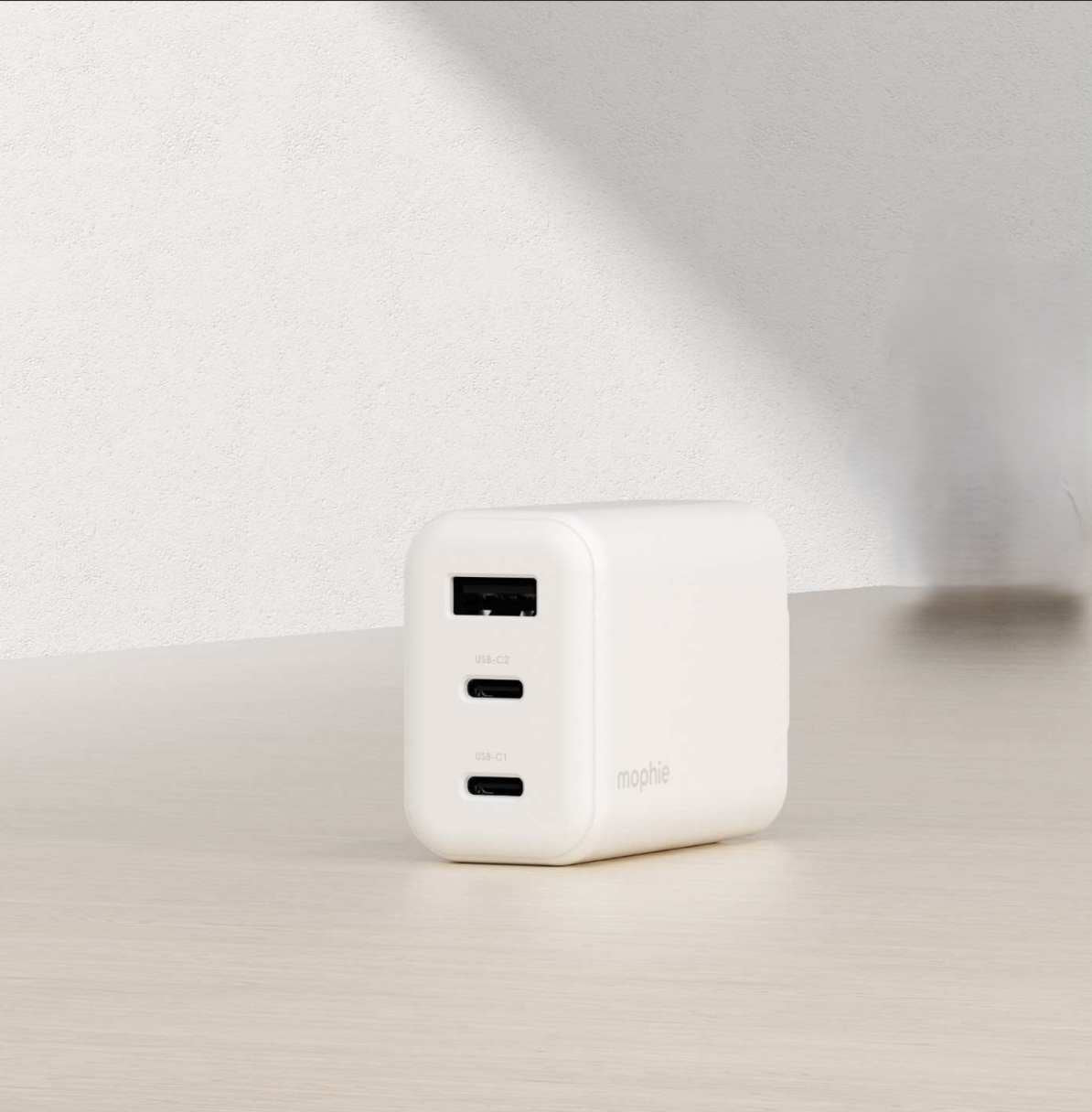 Mophie Essentials 70W GaN Wall Charger 3 Ports 2C1A with US/AUS/EU/UK Travel Pin - White