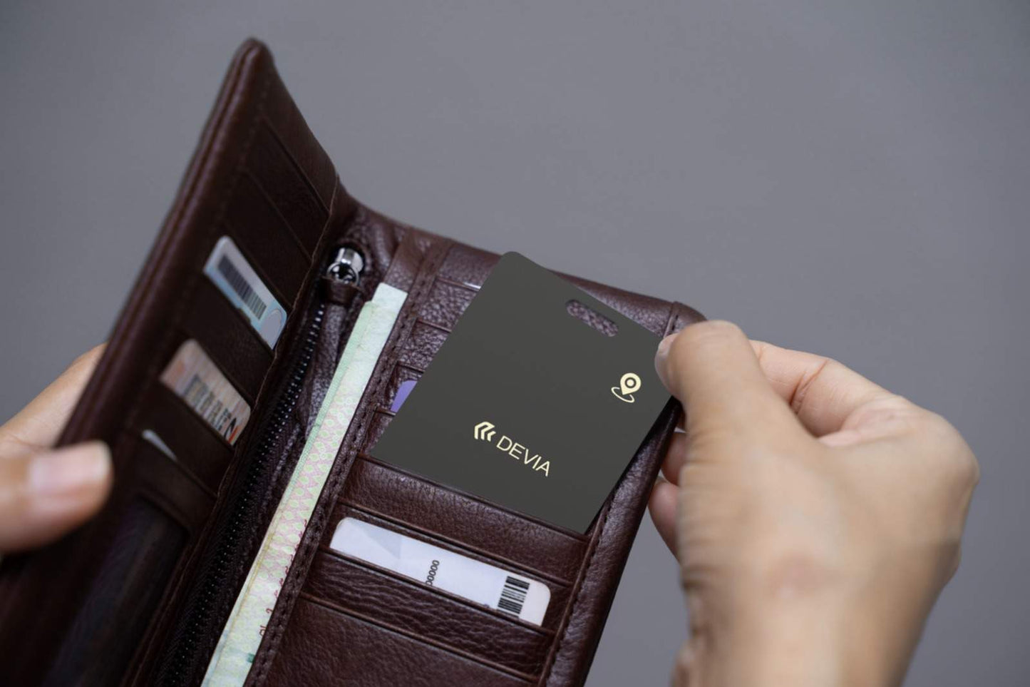 DEVIA Lite Tag Bluetooth Card-Shaped Anti-Loss Device with Wireless Recharging - Black